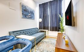 M11 Stylish Cute 3Br In The Heart Of The City